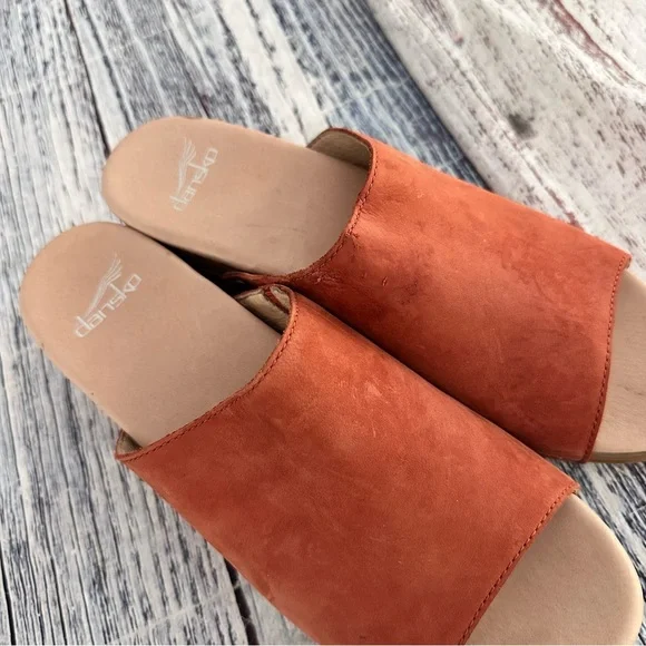 Dansko Sandals Maci Rust Coral Nubuck Leather Slip On Shoes Women - Picture 3 of 12